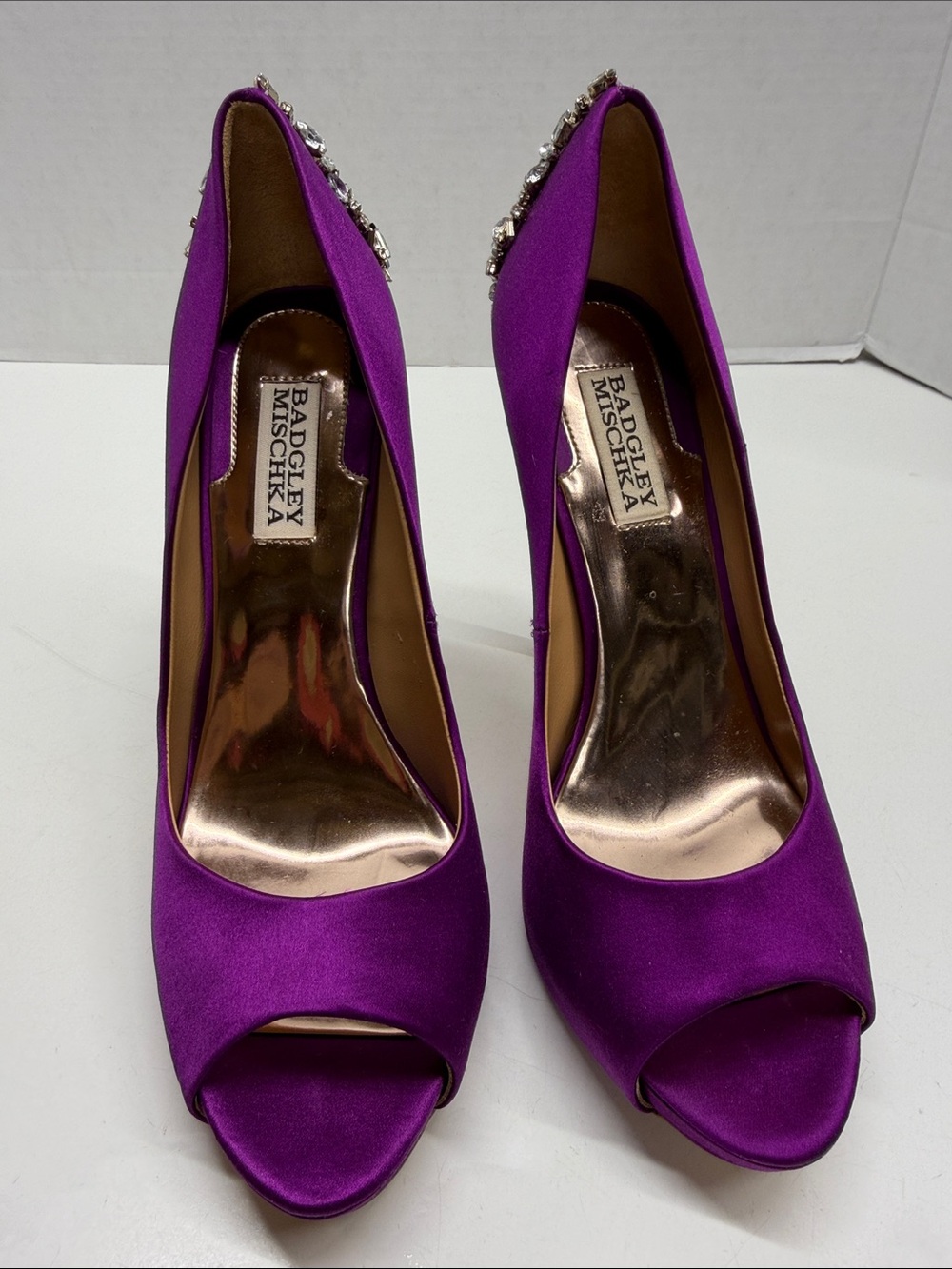 Badgley Mischka Kiara High Heels Pumps Shoes Jeweled Diamond Satin Purple Size 8 - Picture 5 of 11